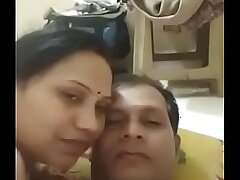 Desi Indian Pareja romántica esposa da una bonita mamada