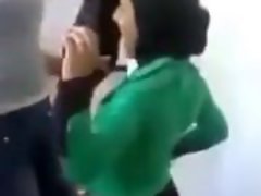 arab hot jilbab gadis menari
