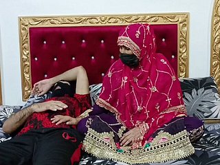 Hongerige Indiase desi volwassen bruid wil everlasting geneukt door haar man, maar haar pauper wilde slapen