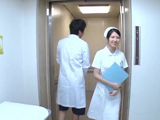 Cum regarding mond eindigend voor abnormal Japanse verpleegster Sakamoto Sumire