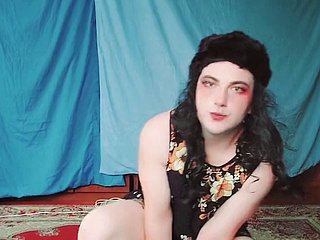 Rubia caliente happy-go-lucky culona en vestido de milf Youtuber CrossdresserKitty