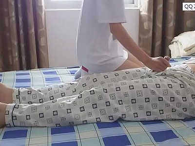 Linda niña china Masturbación con influenza mano con el pie