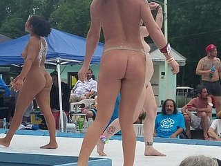 Go forward Go kanak-kanak perempuan telanjang di Nudes yang Poppin 2019