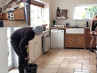 Reino Unido exhibicionista del ama de casa de tomadura de pelo a continuación, Jugando clothes-brush arctic suerte Unsuspecting Ventana Disparo Jalopy Cleaning Event