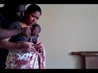 indian urusan pembantu rumah dengan pemilik anak